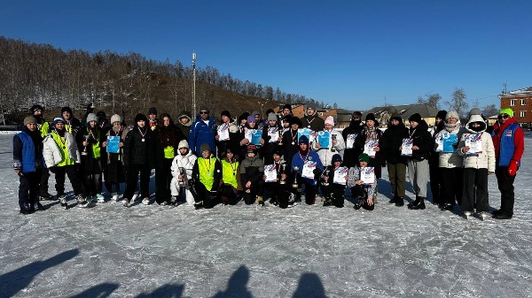 Эстафета на коньках в рамках Дня зимних видов спорта