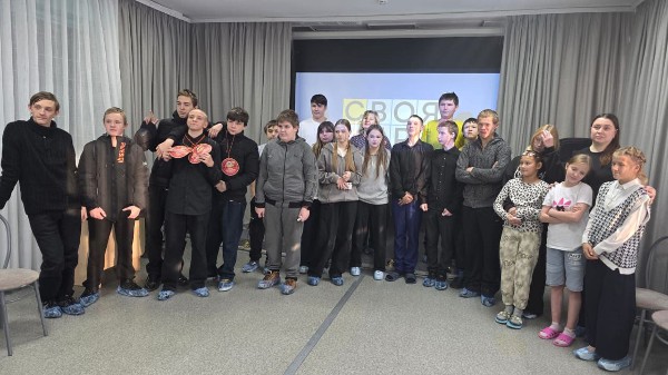 19 ноября 2025 голв на базе ЦПД Слюдянского района специалисты отдела опеки сыграли с ребятами из замещающих семей, семей СОП и ТЖС в подготовленную ими модифицированную игру "Своя игра".